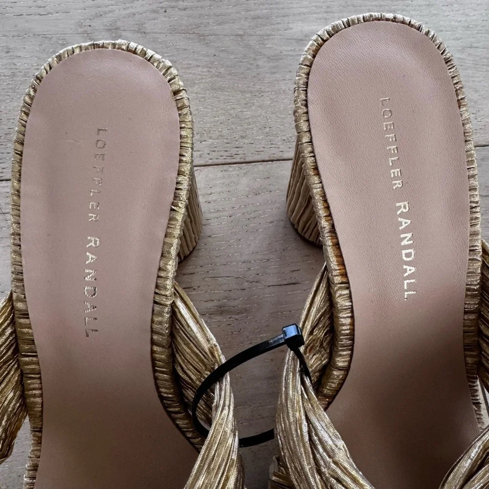 NWOB Loeffler Randall Penny Pleated Heels slides 7.5
